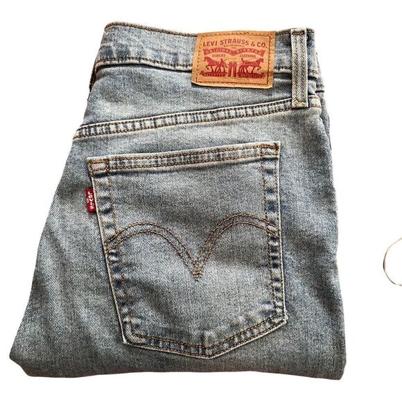 Levi's Medium Wash Wedgie Straight Distressed Denim Jeans 31x28 - Picture 12 of 16